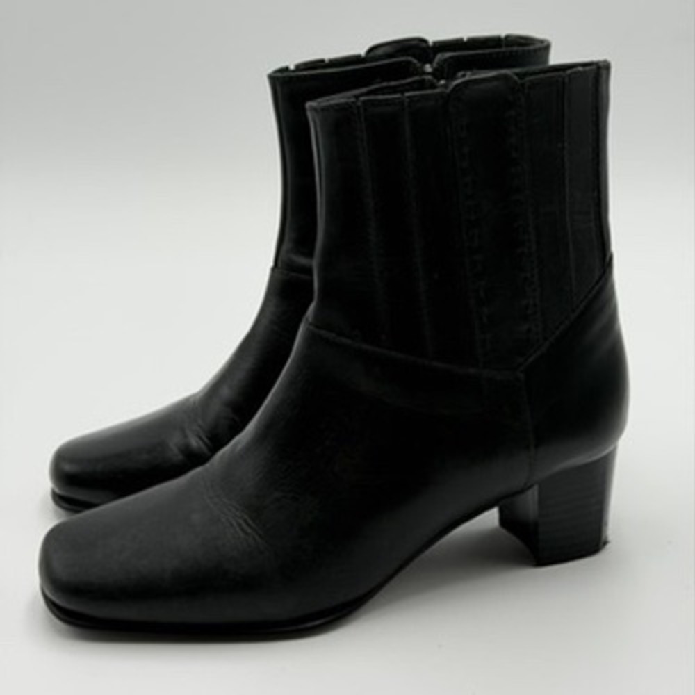 Clarks Ankle Boots Women 7M‎ Black Excellent Leather Square Toe Block Heel 83397